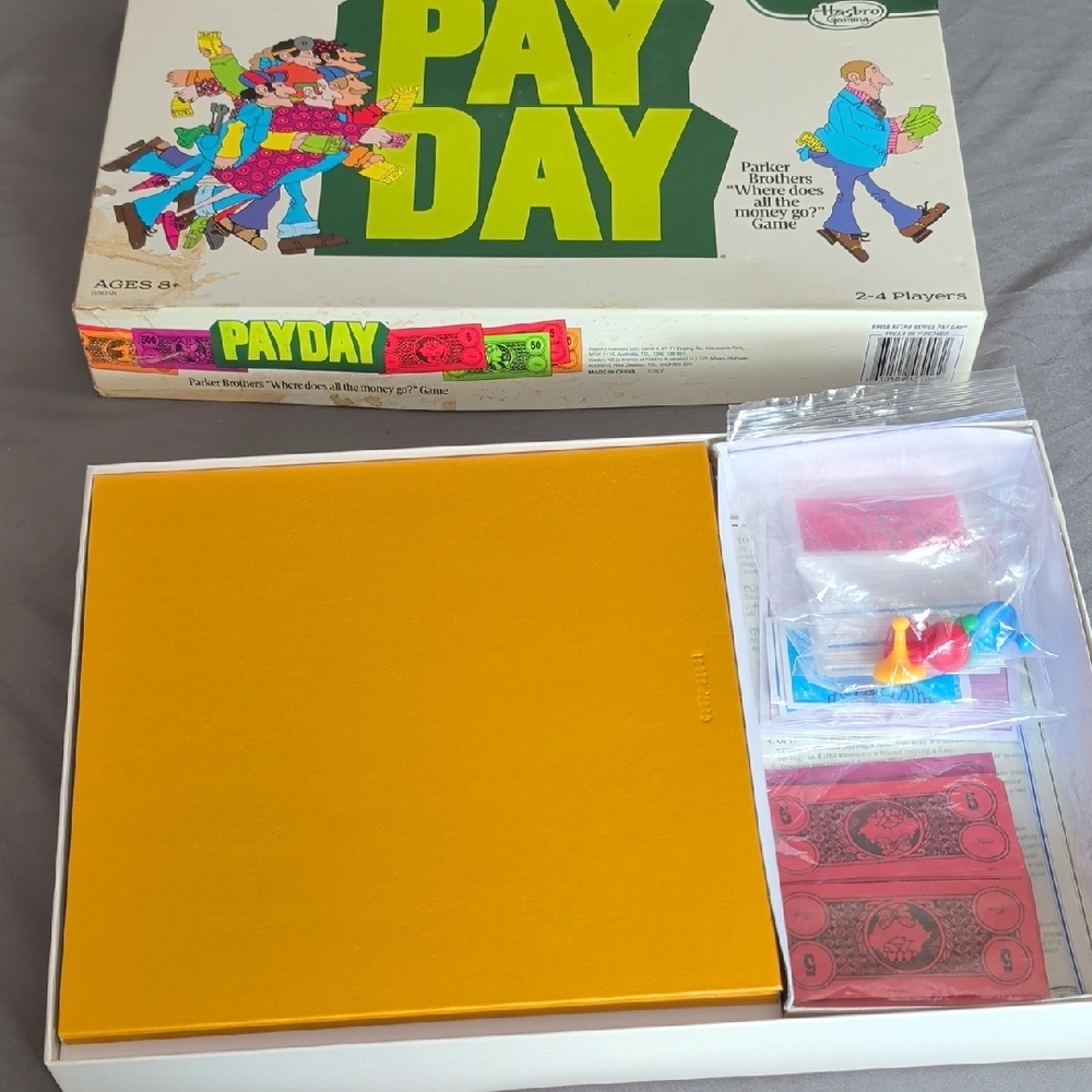 Hasbro Pay Day Game Box - Bright Yellow & Green Logo - Picture 3 of 5